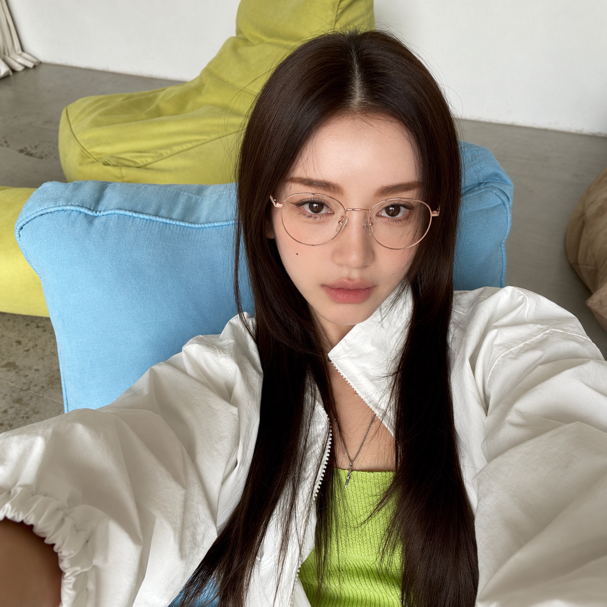 KUMANO eyeglasses worn by model