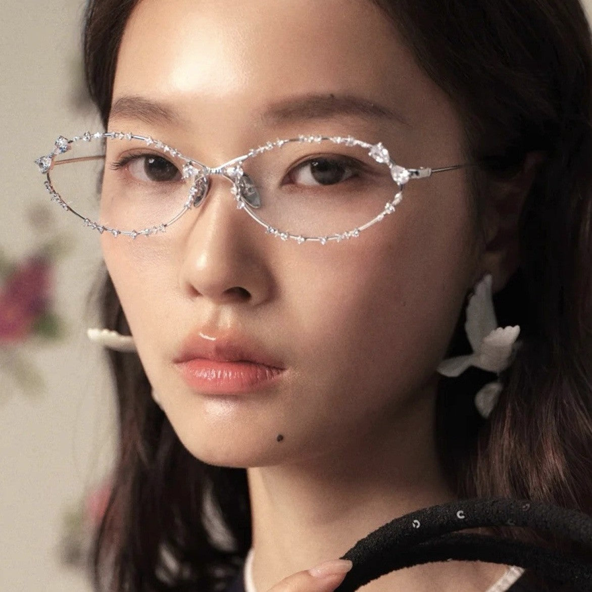 NERIS model wearing GOODLUUK eyewear 1