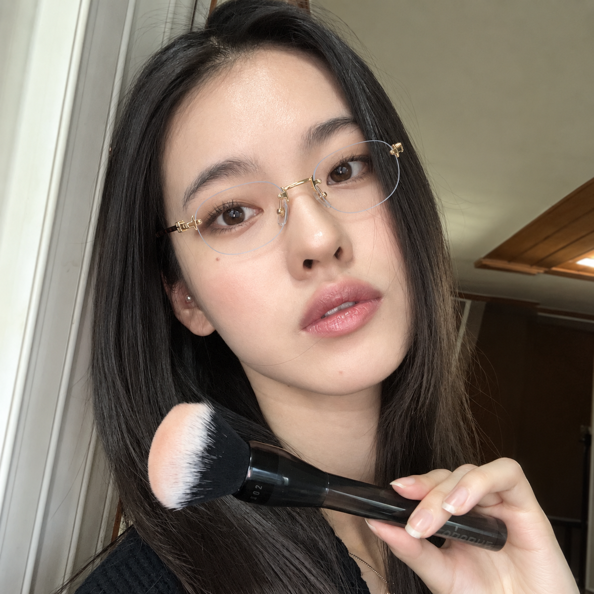 ELIORA model wearing GOODLUUK eyewear