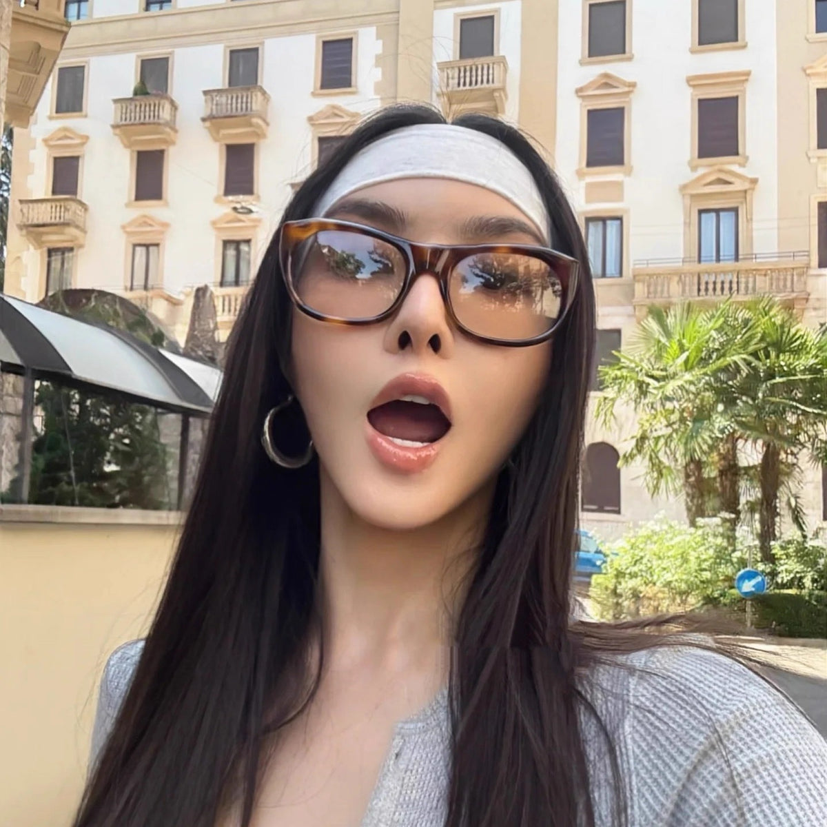 SORRENTO model wearing GOODLUUK eyewear